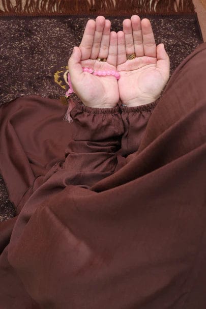Namaz Chadar With Sleeves Plain Brown