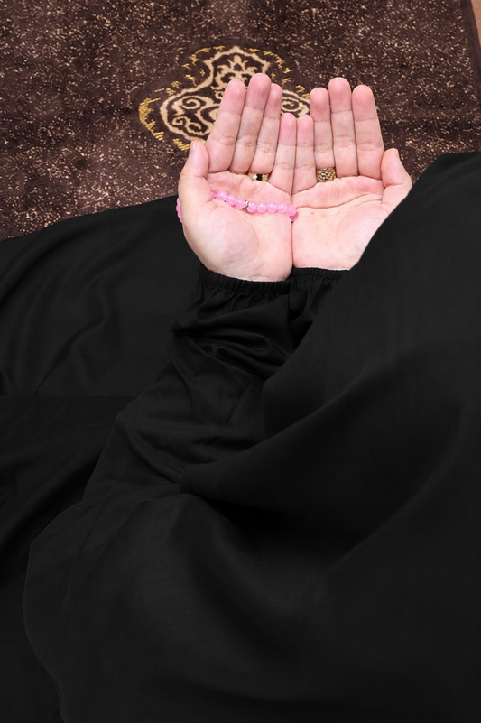 Namaz Chadar With Sleeves Plain Black