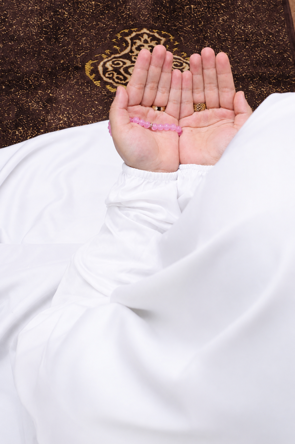 Namaz Chadar With Sleeves Plain White